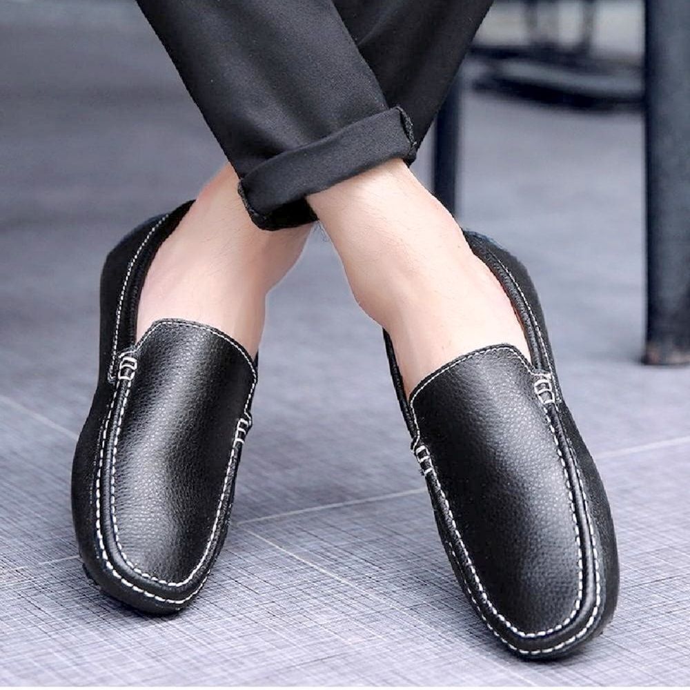 Black leather Bass driving shoes Size 10M. B80